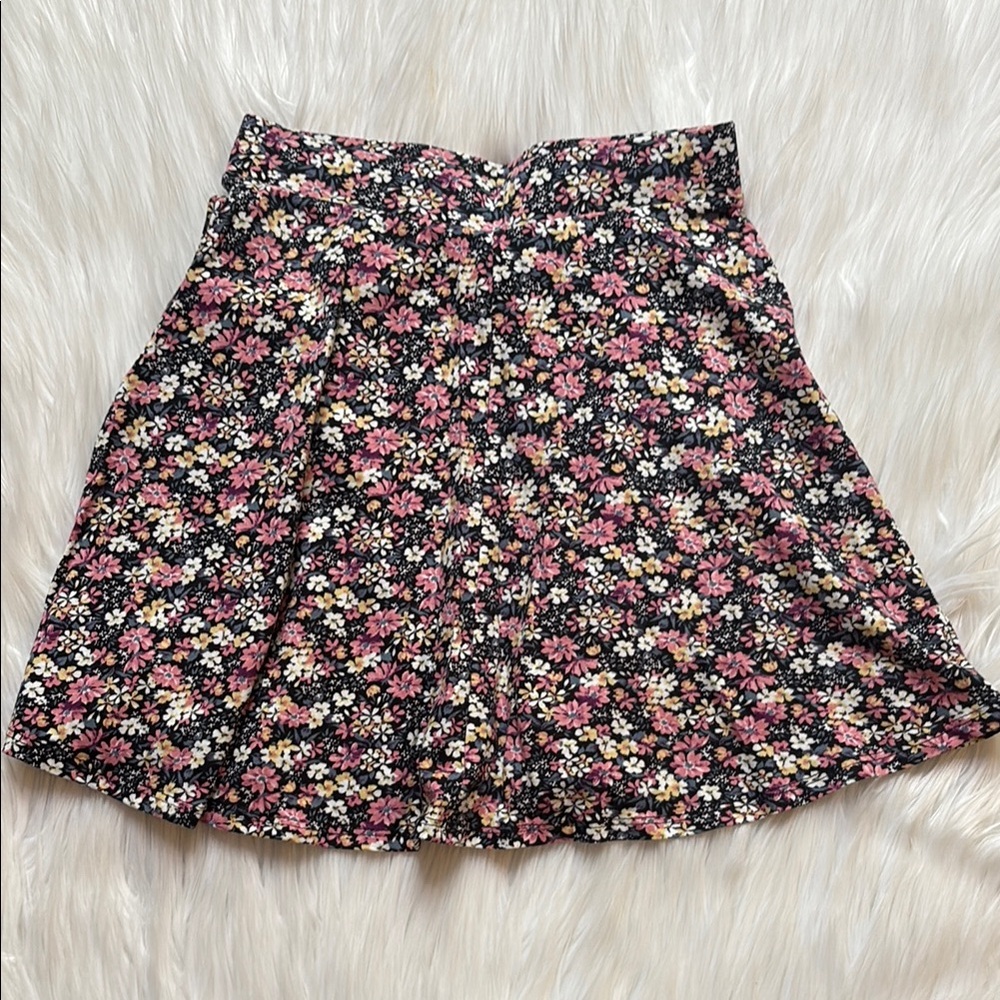 La Hearts Floral Mini Skirt from PAC Sun, Size Small - Picture 6 of 6